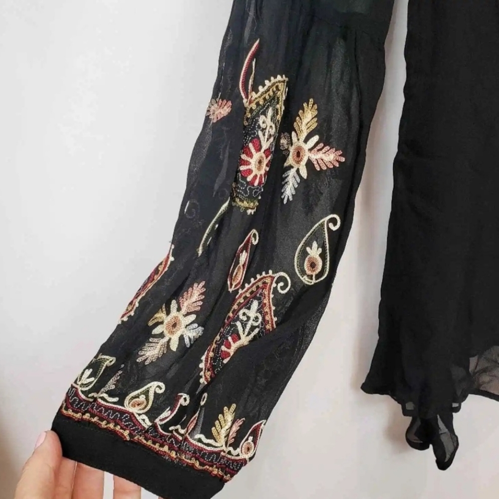 Anthropologie Love Sam Sheer & Embroidered Long Sleeve Women's Blouse Medium - Picture 9 of 9